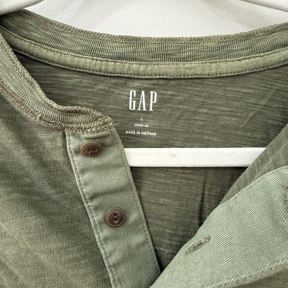 Men's Gap T-shirt - Picture 2 of 2